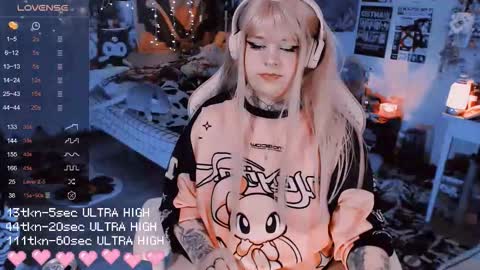 Snapshot of noori_hope chatting on 11/21/25, 10:41 Noori online show from 11/21/25, 10:41