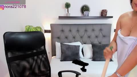 Nora online show from 03/12/25, 05:57