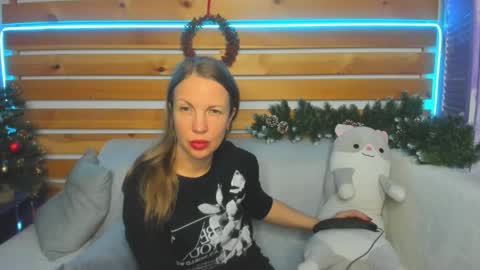 Snapshot of nora_adamss chatting on 12/07/24, 12:52 Nora online show from 12/07/24, 12:52