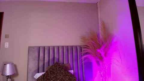 Nora Da Silva online show from 11/21/25, 12:21