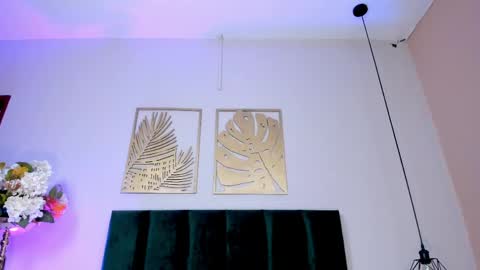 Snapshot of nora_dasilva chatting on 04/21/26, 11:51 Nora Da Silva online show from 04/21/26, 11:51