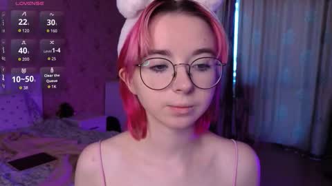 Nora Failure online show from 09/26/25, 06:06