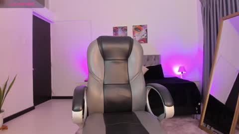 Nora online show from 03/11/25, 07:25