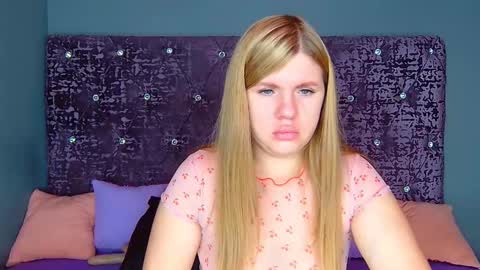 Nora online show from 11/10/25, 01:04