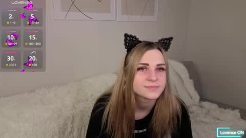 Snapshot of noradunn chatting on 03/21/26, 11:26 Elina online show from 03/21/26, 11:26