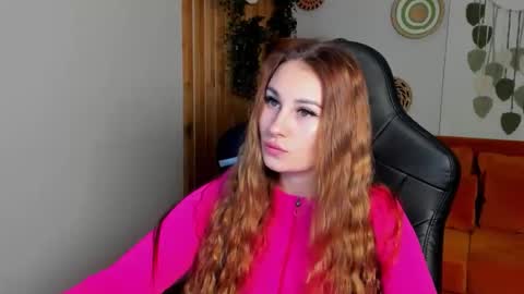 NoraFoxes online show from 11/24/25, 05:40