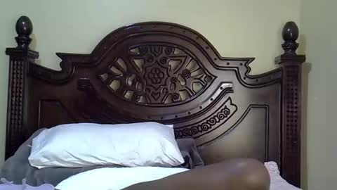 norah_pure online show from 10/12/25, 09:03