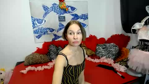 Nora online show from 03/25/26, 06:58