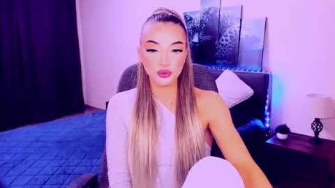 Snapshot of norasun chatting on 11/09/25, 08:29 NoraSun online show from 11/09/25, 08:29