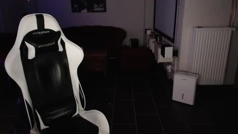 Neuling online show from 10/23/25, 05:51