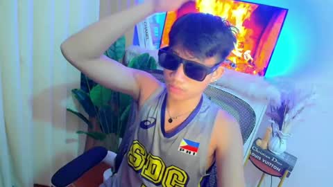 Snapshot of noregrets4moriel_ chatting on 06/19/26, 03:16 Hi im ariel online show from 06/19/26, 03:16