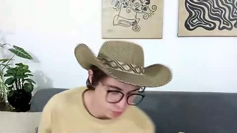 Snapshot of norehg__ chatting on 10/15/25, 10:48 Norehg online show from 10/15/25, 10:48