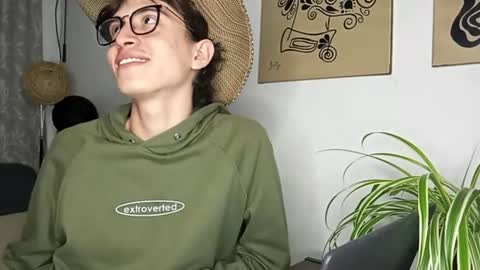 Snapshot of norehg__ chatting on 10/20/25, 10:54 Norehg online show from 10/20/25, 10:54