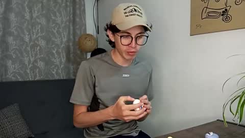 Snapshot of norehg__ chatting on 10/23/25, 12:10 Norehg online show from 10/23/25, 12:10