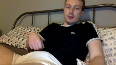 Snapshot of norfolkboy18 chatting on 12/07/24, 06:48 Ollie online show from 12/07/24, 06:48