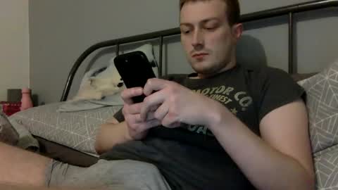 Snapshot of norfolkboy18 chatting on 02/08/25, 05:29 Ollie online show from 02/08/25, 05:29