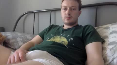 Snapshot of norfolkboy18 chatting on 04/23/26, 01:24 Ollie online show from 04/23/26, 01:24