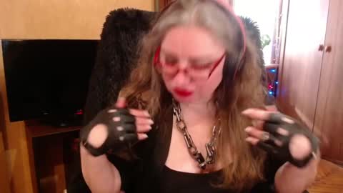 Snapshot of norma_gin chatting on 03/09/25, 07:34 miss Tress online show from 03/09/25, 07:34