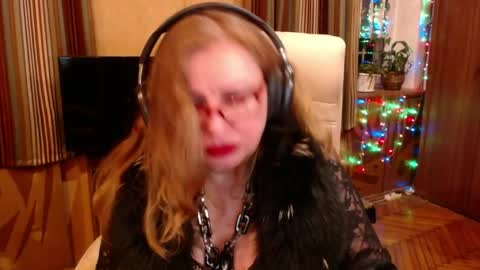 miss Tress online show from 04/18/26, 09:15