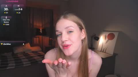 Snapshot of normaemans chatting on 09/27/25, 08:36 Beatrice online show from 09/27/25, 08:36