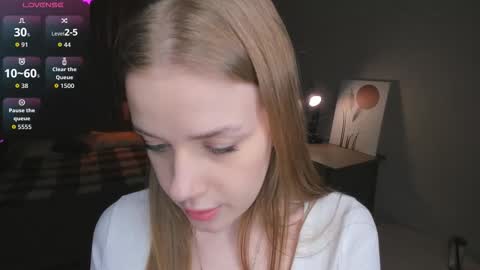 Snapshot of normaemans chatting on 11/16/25, 07:30 Beatrice online show from 11/16/25, 07:30