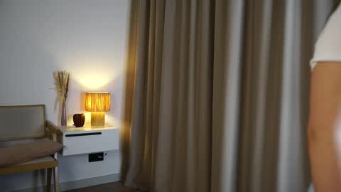 Lina online show from 11/25/25, 06:41