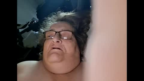 Normajeen777 online show from 09/17/25, 02:02