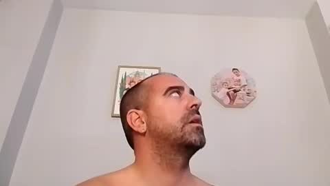 Snapshot of normalito42 chatting on 09/22/25, 11:45 NORMALITO online show from 09/22/25, 11:45