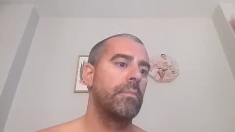 Snapshot of normalito42 chatting on 09/25/25, 11:47 NORMALITO online show from 09/25/25, 11:47