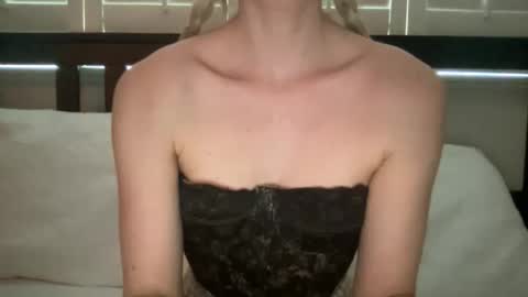 Snapshot of noscandal chatting on 11/19/25, 07:25 noscandal online show from 11/19/25, 07:25