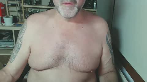 Snapshot of nosmoh chatting on 12/26/24, 05:51 arrio online show from 12/26/24, 05:51