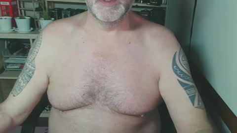 Snapshot of nosmoh chatting on 02/10/25, 06:24 arrio online show from 02/10/25, 06:24