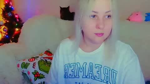 hi glad to chat online show from 12/23/24, 08:47