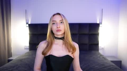 Snapshot of notelis chatting on 04/24/26, 04:42 Goldie online show from 04/24/26, 04:42