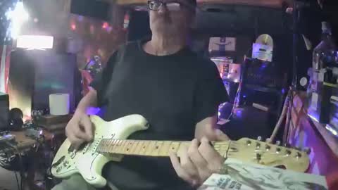 Snapshot of notflamingfart chatting on 10/16/25, 06:58 notflamingfart online show from 10/16/25, 06:58