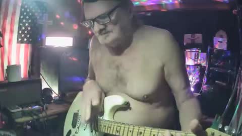 Snapshot of notflamingfart chatting on 10/21/25, 04:35 notflamingfart online show from 10/21/25, 04:35