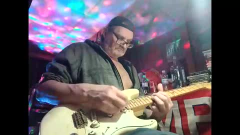 Snapshot of notflamingfart chatting on 12/17/25, 03:12 notflamingfart online show from 12/17/25, 03:12