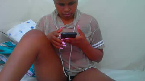 Snapshot of notoy1 chatting on 10/01/25, 12:55 notoy1 online show from 10/01/25, 12:55