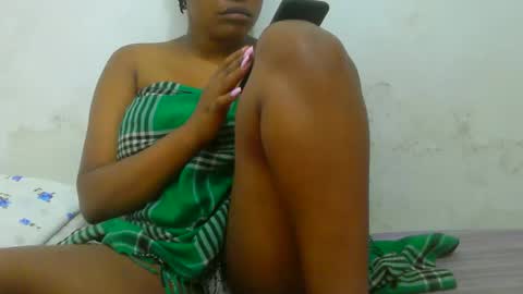 Snapshot of notoy1 chatting on 10/20/25, 02:06 notoy1 online show from 10/20/25, 02:06