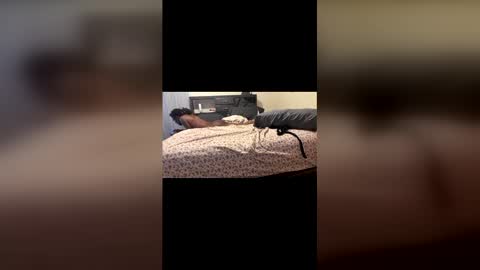 Snapshot of noturaveragemilf chatting on 12/02/25, 10:53 noturaveragemilf online show from 12/02/25, 10:53