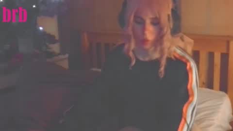 Lucy online show from 10/17/25, 01:31