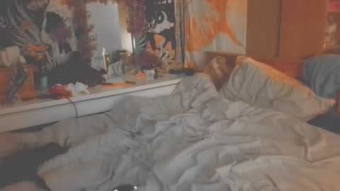 Lucy online show from 10/25/25, 02:08