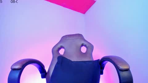 Snapshot of nova_evs chatting on 09/09/25, 12:10 Nova online show from 09/09/25, 12:10