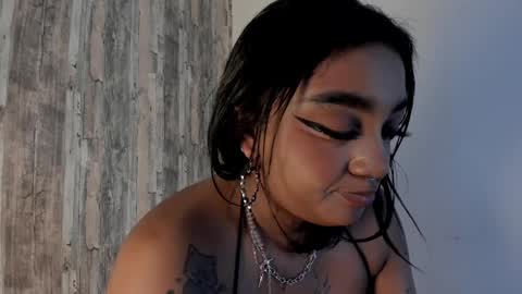 Snapshot of nova_swan chatting on 02/12/25, 01:41 NOVA online show from 02/12/25, 01:41