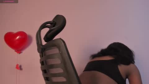 Snapshot of nova_swan chatting on 02/14/25, 07:33 NOVA online show from 02/14/25, 07:33