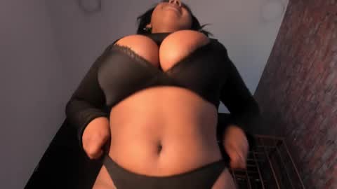 Snapshot of nova_swan chatting on 02/27/25, 07:47 NOVA online show from 02/27/25, 07:47