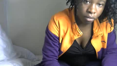 novaah online show from 10/12/25, 01:32