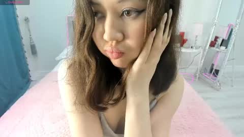 Snapshot of novaaskyy chatting on 04/18/26, 02:32 Nova online show from 04/18/26, 02:32