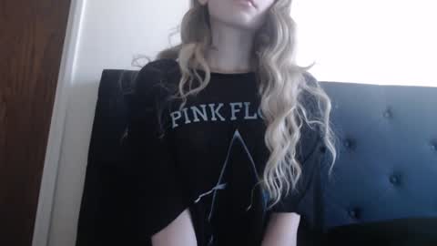 Olivia online show from 03/08/25, 04:39