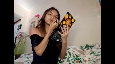 Snapshot of novalovelle chatting on 11/30/25, 06:01 novalovelle online show from 11/30/25, 06:01